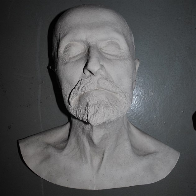 Posmrtná maska prezidenta Tomáe Garrigue  Masaryka na výstav Slavné pohby v...