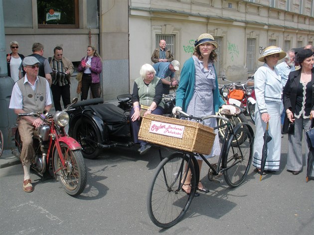 Historické vozy a motocykly v Praze