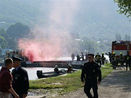 Taktické cviení se konalo v pondlí dopoledne u veslaského klubu v ústecké...