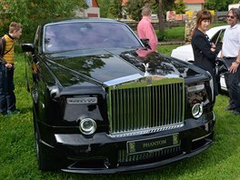 Sraz voz Rolls-Royce a Bentley byl spojen 23. kvtna v Praze s pehlídkou...