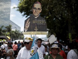V Salvadoru byl blahoeen arcibiskup Óscar Romero, zavradný v roce 1980 za...