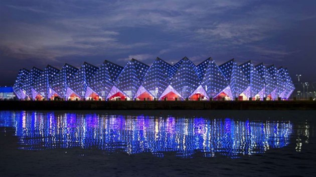 Jeden z modernch stadion v Baku pipomn shluk krystal.