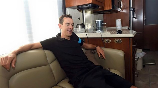 Richie Porte relaxuje ve svm mobilnm pbytku.