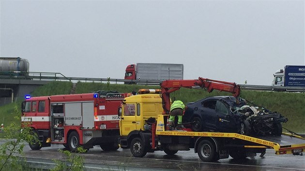 Na obchvatu Kolna se eln srazilo osobn auto s kamionem, zaklnn idi nehodu nepeil (20.5.2015)