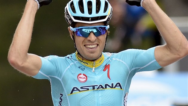 Mikel Landa, jezdec stje Astana, oslavuje sv vtzstv v 15. etap Gira.