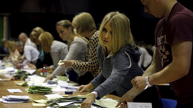 Volebn komise v centru Dublinu st odevzdan hlasy (23. kvtna 2015).