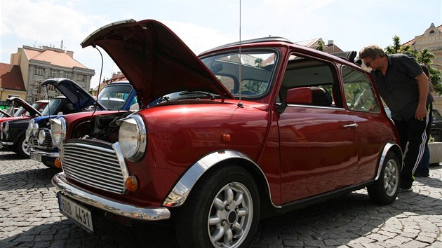 Sraz Mini Cooper na Lounsku (23. kvtna 2015)