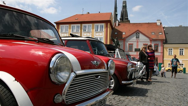 Sraz Mini Cooper na Lounsku (23. kvtna 2015)