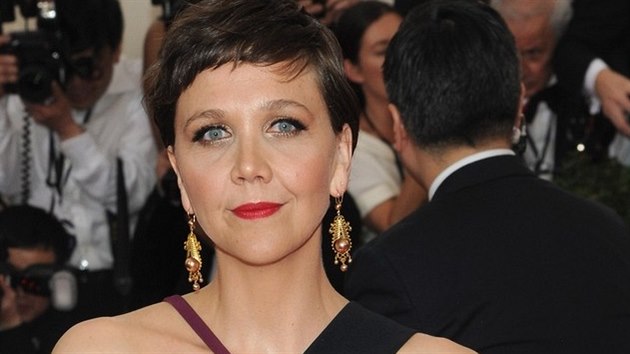 Maggie Gyllenhaalová na filmovém festivalu v Cannes