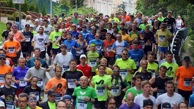 Na start Mattoni 1/2Maratonu Karlovy Vary se postavilo 3500 bc ze 44 zem svta.