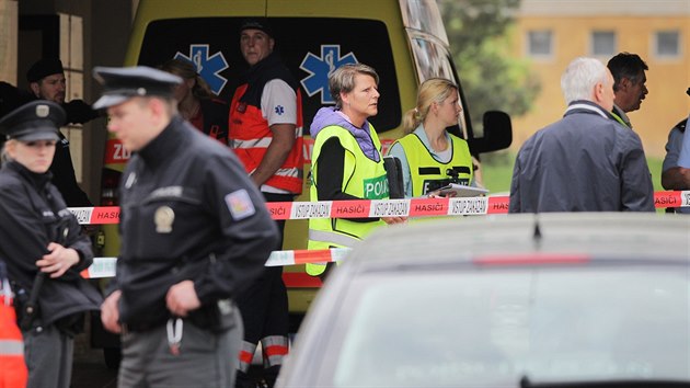 tonk v Horn Bze zavradil knihovnici. Mlad ena podlehla vnmu zrann, kter utrpla, kdy ji mu bodnul do zad. (25.5. 2015)