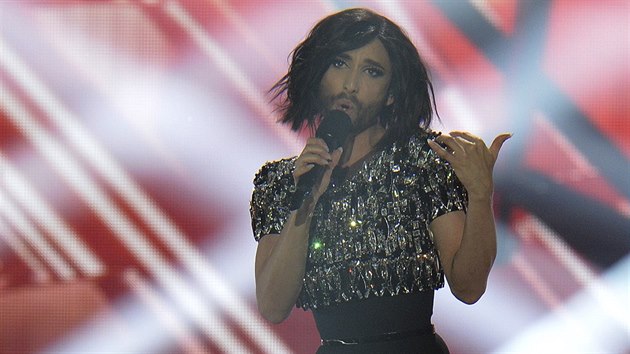 Dky sv losk vhe pinesla vousat zpvaka Conchita leton Eurosong dp Rakouska.