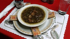 Polévka Gumbo patří k tradičním pochoutkám amerického jihu. Polévka Gumbo patří k tradičním pochoutkám amerického jihu.