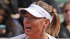 Maria arapovová po vítzném úderu v utkání 3. kola Roland Garros.