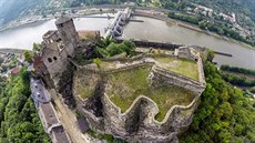 Jeden z draebních snímk z výstavy 7+1 Ústeckých fotograf - hrad Stekov