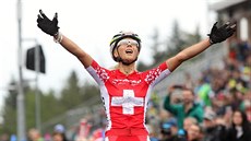 Švýcarská cyklistka Jolanda Neffová vyhrála závod žen při SP horských kol v... Švýcarská cyklistka Jolanda Neffová vyhrála závod žen při SP horských kol v...