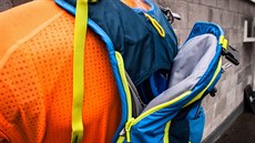 TEST: Camelbak Ultra 10 - Nový becký batoh nejen na ultratrail z dílny legendární americké firmy, která jako první pila na trh s batohy osazenými hydrataními vaky.