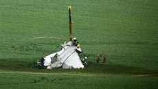 Vyprošťování havarovaného letounu JAS-39 Gripen maďarské armády poté, co letoun... Vyprošťování havarovaného letounu JAS-39 Gripen maďarské armády poté, co letoun...
