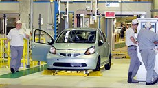 Výrobní linka v kolínské automobilce TPCA (ilustraní snímek)