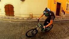 Downhill na kole starou Prahou Downhill na kole starou Prahou