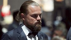 Leonardo DiCaprio s plnovousem na galaveeru amfAR