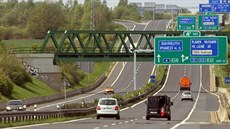Hlasování o regionálních dálničních známkách rozdělilo poslance parlamentu za... Hlasování o regionálních dálničních známkách rozdělilo poslance parlamentu za...