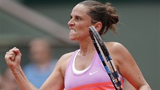 Italská tenistka Roberta Vinciová v duelu s Alize Cornetovou z Francie. Italská tenistka Roberta Vinciová v duelu s Alize Cornetovou z Francie.
