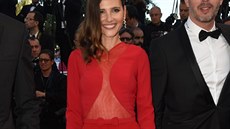 Francouzská hereka Virginie Ledoyenová zazáila v Cannes v rudých atech s...