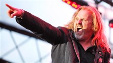 Frontman skupiny Kabát Josef Vojtek na karlovarském zahajovacím koncertu open... Frontman skupiny Kabát Josef Vojtek na karlovarském zahajovacím koncertu open...