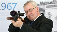 Generální ředitel firmy Meopta - optika Přerov Vítězslav Moťka. Generální ředitel firmy Meopta - optika Přerov Vítězslav Moťka.