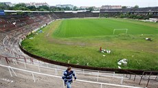 Stav revitalizovaného stadionu za Luánkami na konci kvtna.