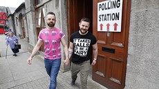 Irové hlasují o satcích homosexuálních pár. Oekává se, e je schválí...