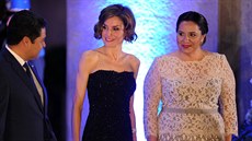 Španělská královna Letizia a první dáma Hondurasu Ana Garcia Hernándezová... Španělská královna Letizia a první dáma Hondurasu Ana Garcia Hernándezová...