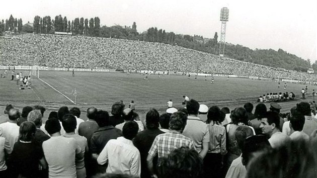 Nejvíce divák pilo na Bazaly v lét 1976, kdy Baník gólem Slaného porazil...