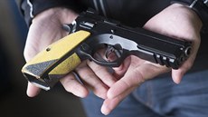Pro praktickou střelbu IPSC střelci používají pistole CZ 75. Pro praktickou střelbu IPSC střelci používají pistole CZ 75.