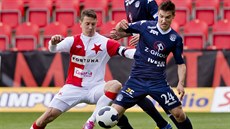 KDO S KOHO? Jiří Bílek ze Slavie (vlevo) a Michal Trávník ze Slovácka v ligovém... KDO S KOHO? Jiří Bílek ze Slavie (vlevo) a Michal Trávník ze Slovácka v ligovém...