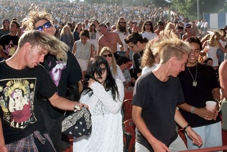 Fanouci alternativnho rocku na festivalu Lollapalooza v Kalifornii (1991)