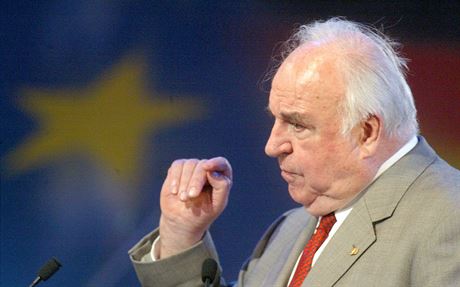 Bval spolkov kancl Helmut Kohl pi oslav vstupu eska do Evropsk unie na...