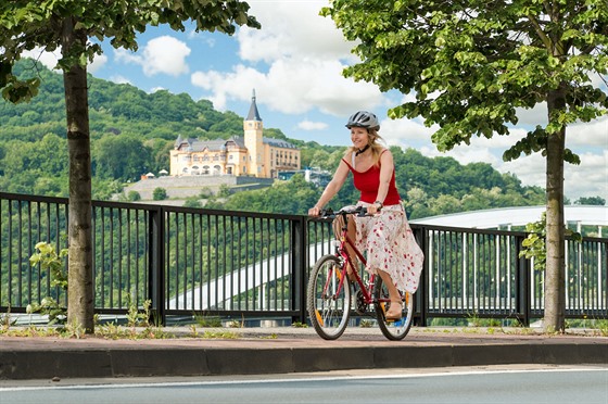 Vítzný snímek soute Cycle-chic zachycuje Janu Laudovou z Netmic na nábeí...