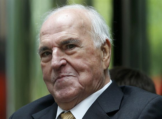Helmut Kohl na archivním snímku z roku 2013