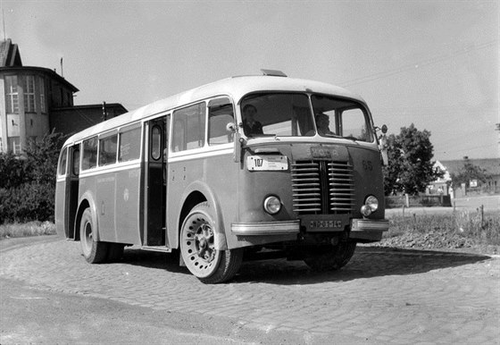 Autobus koda 706 RO v roce 1952.