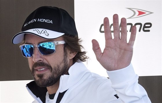 Fernando Alonso zdraví diváky Velké ceny Kanady.