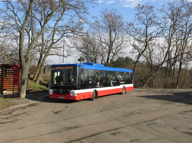Autobus SOR NB 12 . 3688 s nátrem praské integrované dopravy na lince 340 na...
