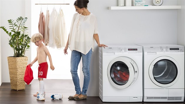 Pouhé roztřídění prádla podle barvy už nestačí, jednotlivé materiály se velmi... Pouhé roztřídění prádla podle barvy už nestačí, jednotlivé materiály se velmi...