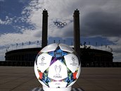 UEFA pedstavila oficiln m pro finle Ligy mistr 2015 v Berln.