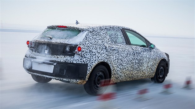 Testovn nov verze Opelu Astra ve vdskm Arjeplogu