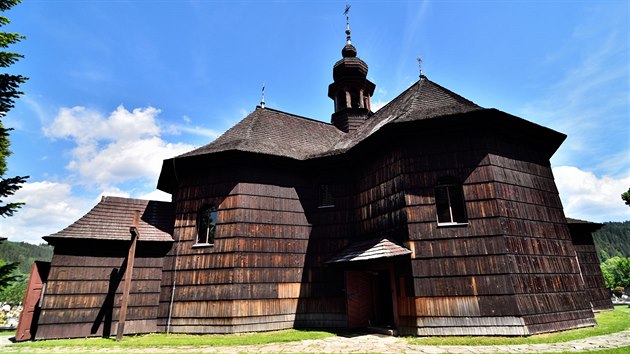 Vzácný kostel ve Velkých Karlovicích na snímku před plánovanou rekonstrukcí