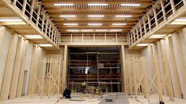 Ve Valticch finiuj opravy baroknho divadla a jzdrny.