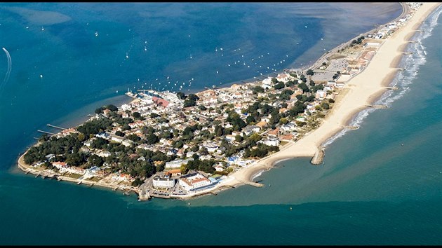 Poloostrov Sandbanks le u Lamanskho prlivu a m rozlohu jeden kilometr tveren. 