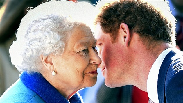 Britsk krlovna Albta II. a jej vnuk princ Harry (Londn, 18. kvtna 2015)
